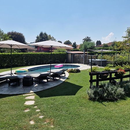 La Tana Dei Corgi Bed & Breakfast Moncrivello Eksteriør bilde