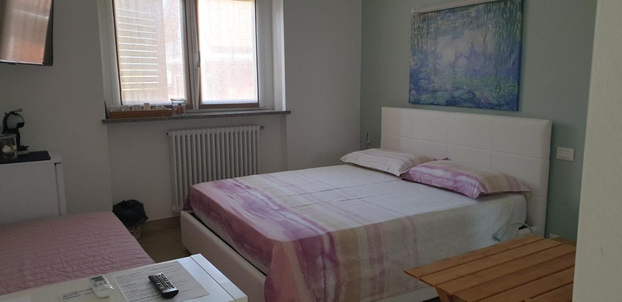 La Tana Dei Corgi Bed & Breakfast Moncrivello Eksteriør bilde