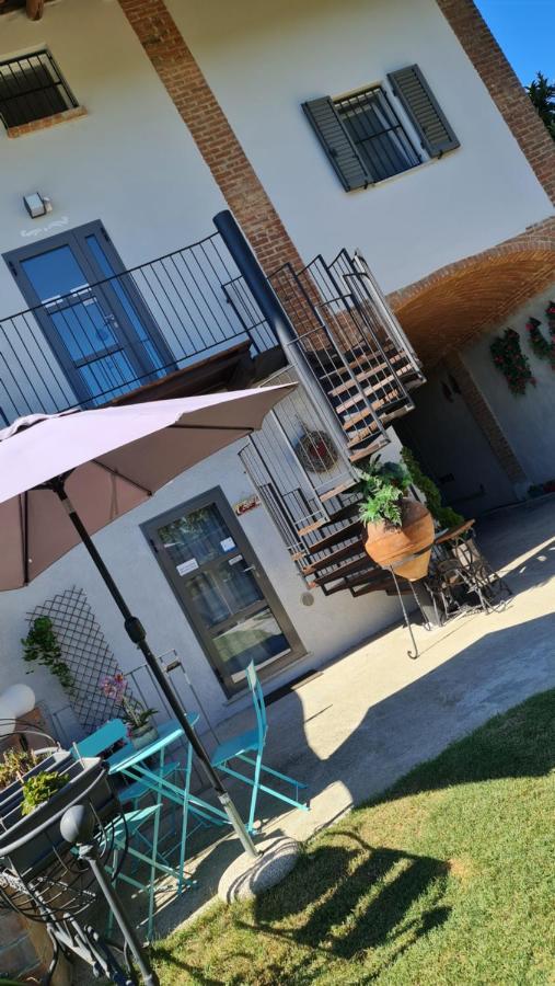 La Tana Dei Corgi Bed & Breakfast Moncrivello Eksteriør bilde