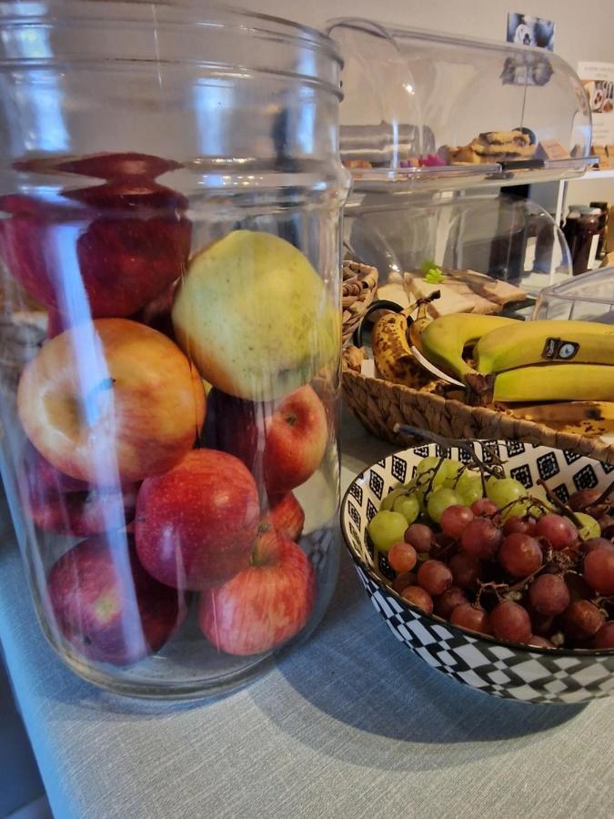 La Tana Dei Corgi Bed & Breakfast Moncrivello Eksteriør bilde