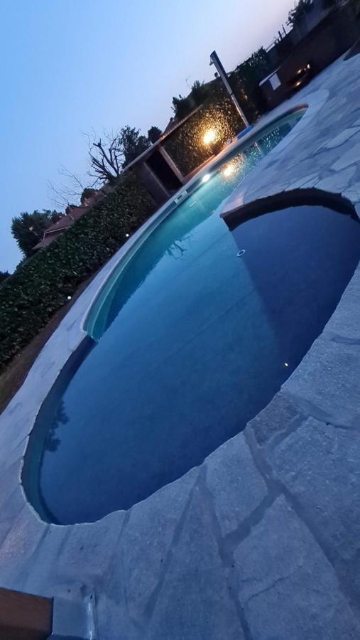 La Tana Dei Corgi Bed & Breakfast Moncrivello Eksteriør bilde