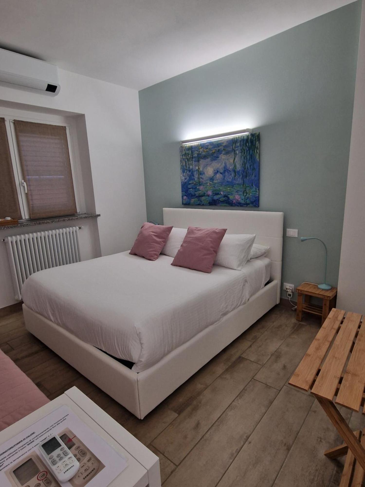 La Tana Dei Corgi Bed & Breakfast Moncrivello Rom bilde