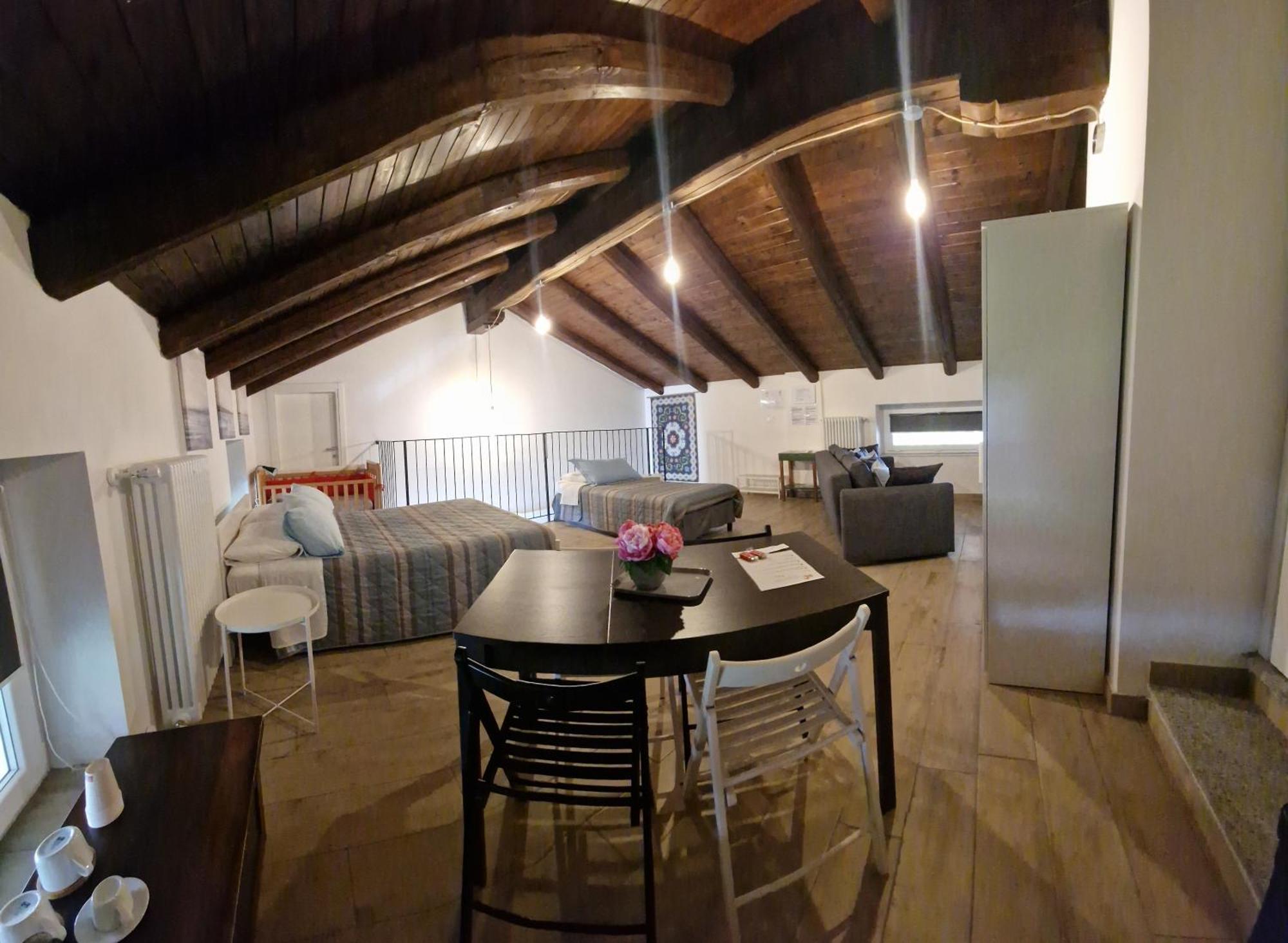 La Tana Dei Corgi Bed & Breakfast Moncrivello Eksteriør bilde