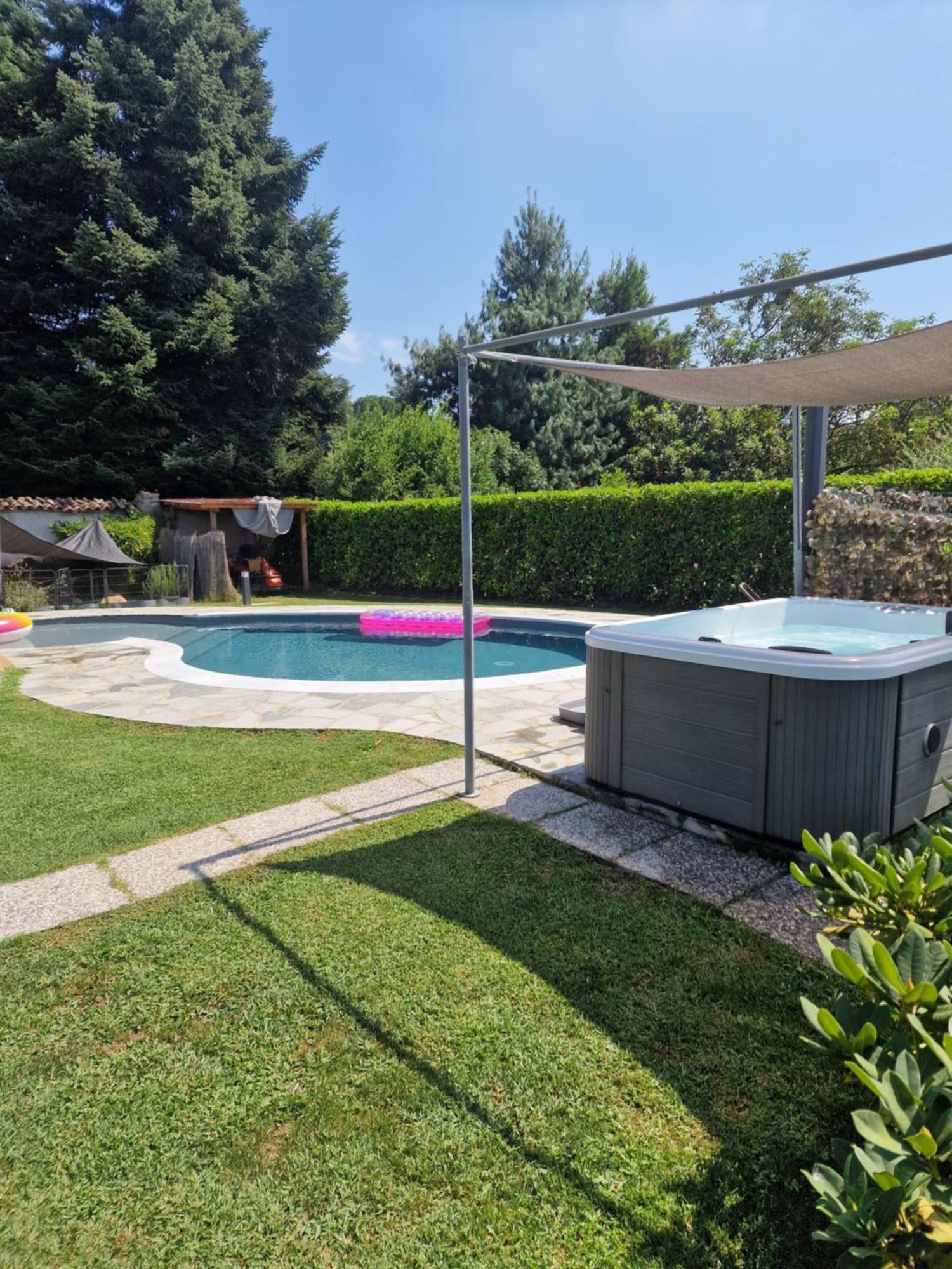 La Tana Dei Corgi Bed & Breakfast Moncrivello Eksteriør bilde