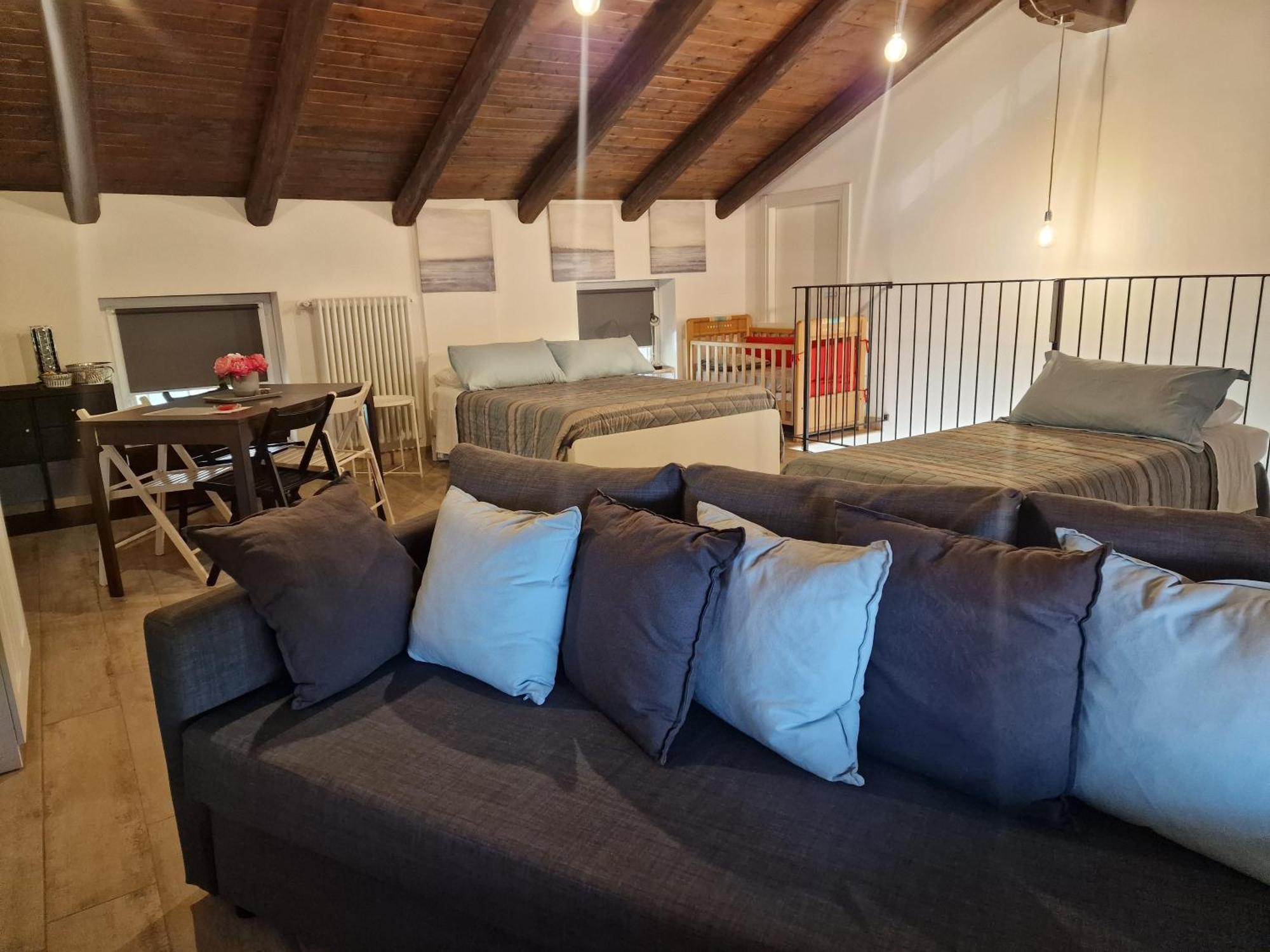 La Tana Dei Corgi Bed & Breakfast Moncrivello Eksteriør bilde